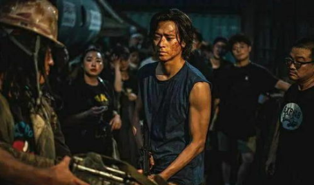 釜山行2:半岛在线播放,半岛在线播放:末世求生之旅,人性挣扎与生存抉择
