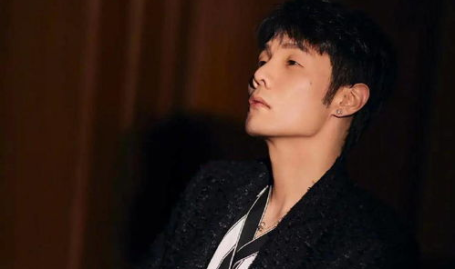 娱乐圈吃瓜成毅是谁呀,他是如何成为热门话题的？